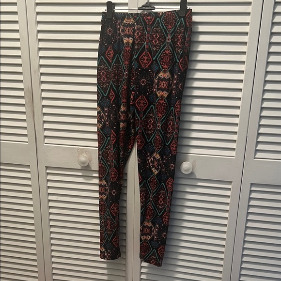 Ultra Flirt Pants - #1631** Patterned Aztec Print Leggings - Black with Teal & Coral